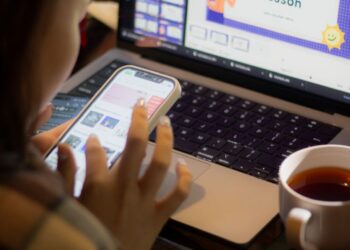 app hoc tieng anh illustration for App học tiếng Anh miễn phí tốt nhất: 7 ứng dụng đột phá