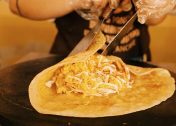 banh crepe sau rieng illustration for Bánh crepe sầu riêng: Công thức làm món ăn vặt hot trend