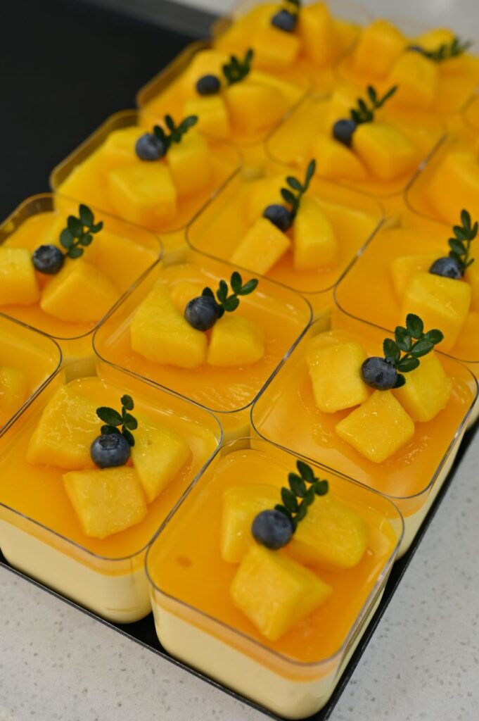 banh mousse xoai illustration for Bánh mousse xoài: Công thức làm bánh không cần lò nướng đỉnh nhất