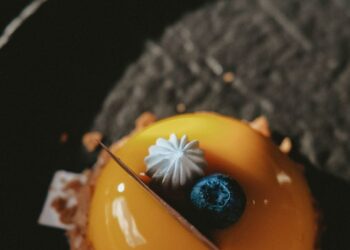 banh mousse xoai illustration for Bánh mousse xoài: Công thức làm bánh không cần lò nướng đỉnh nhất