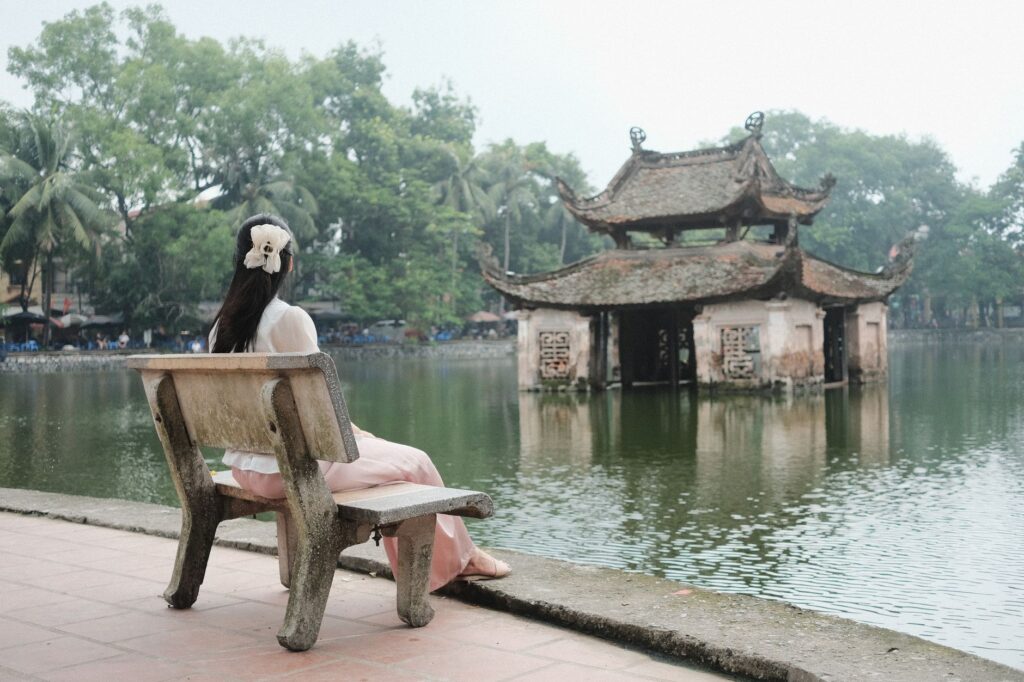dia diem du lich gan ha noi trong ngay illustration for Địa điểm du lịch gần Hà Nội trong ngày: 10 lựa chọn