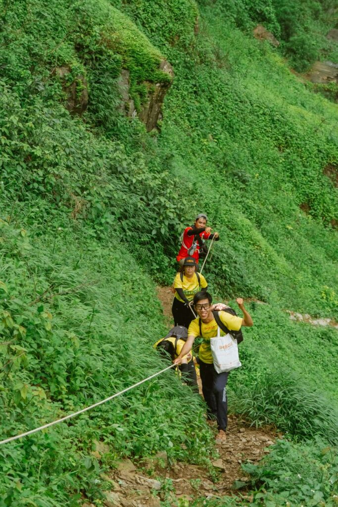 dia diem trekking viet nam illustration for Địa điểm trekking Việt Nam: 7 cung đường đẹp nhất bạn phải t