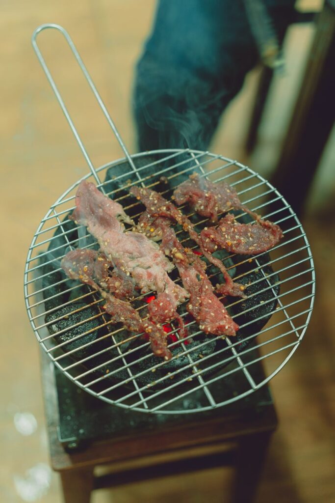 thit nuong thong minh illustration for Công thức ướp thịt nướng ngon: Mẹo tuyệt đỉnh cho tiệc BBQ tại n
