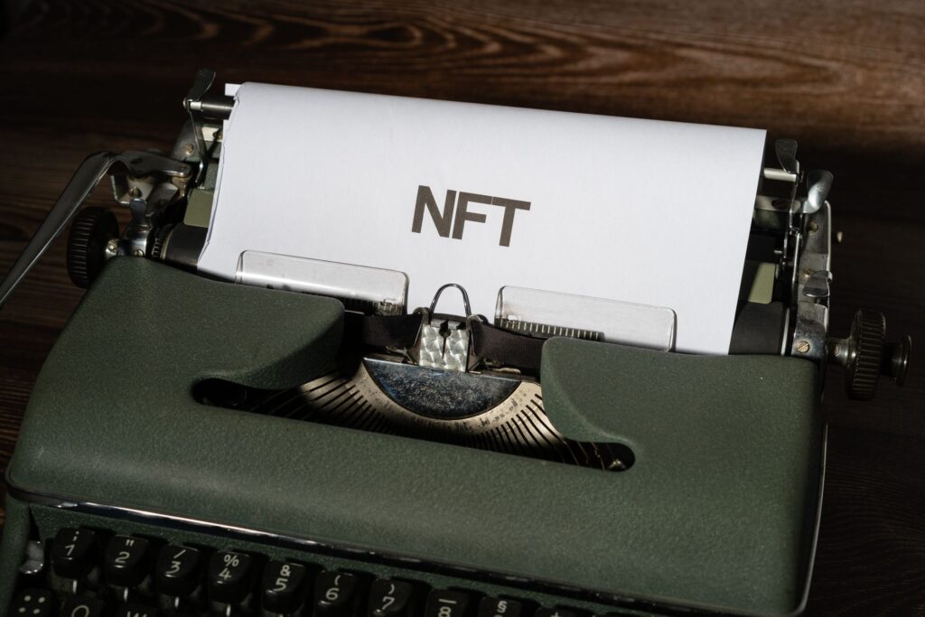 choi nft illustration for Chơi NFT: Hướng dẫn chi tiết cách sở hữu tài sản số độc quyền