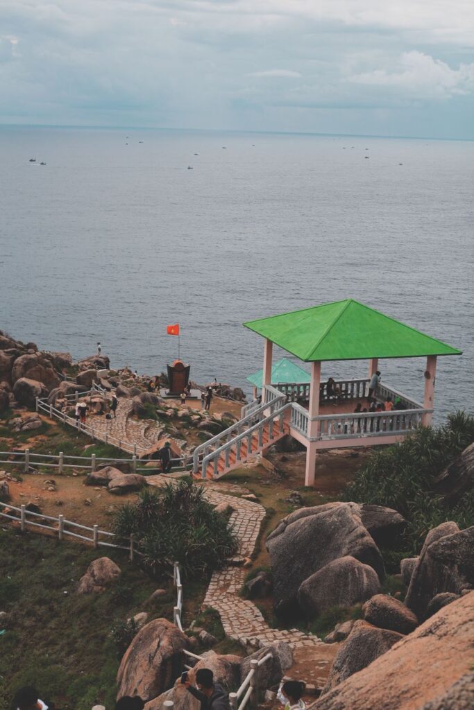 du lich co to tu tuc illustration for Du lịch Cô Tô tự túc: Kinh nghiệm check-in giá rẻ cực chất