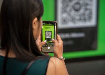 ma qr lua dao illustration for Mã QR lừa đảo: 7 mẹo bảo mật ví coin an toàn tuyệt đối