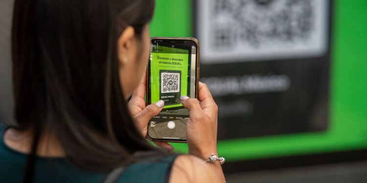 ma qr lua dao illustration for Mã QR lừa đảo: 7 mẹo bảo mật ví coin an toàn tuyệt đối