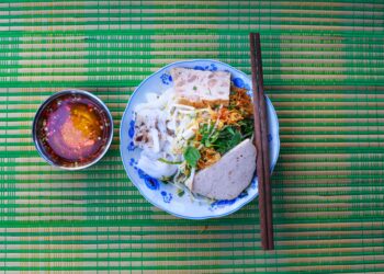 mat ho chieu o nuoc ngoai illustration for Mất hộ chiếu ở nước ngoài: Cách xử lý hiệu quả, an toàn