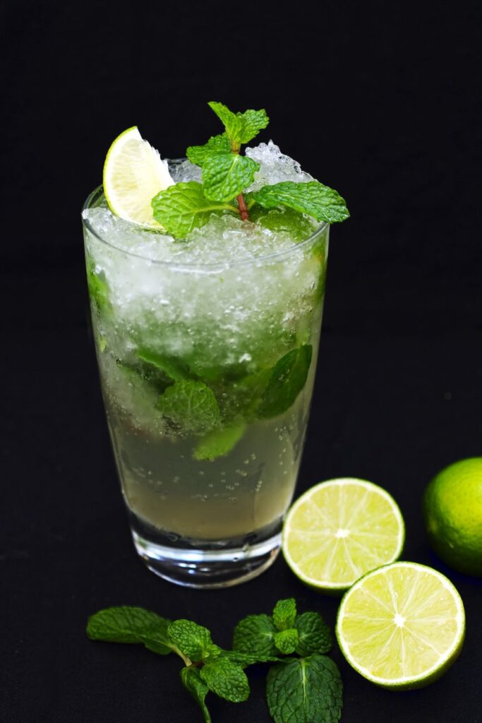mojito chanh day illustration for Mojito chanh dây: Bí quyết pha chế đồ uống mùa hè tuyệt hảo