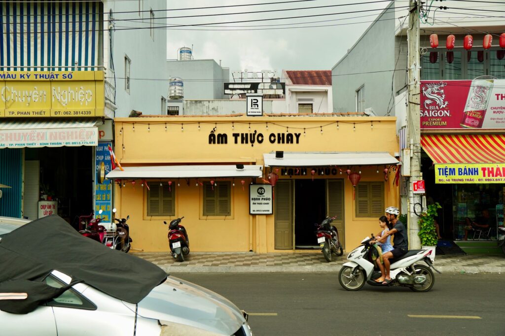 pho am thuc cho lon illustration for Phố ẩm thực Chợ Lớn: Review 10 món Hoa chuẩn vị xuất sắc nhất