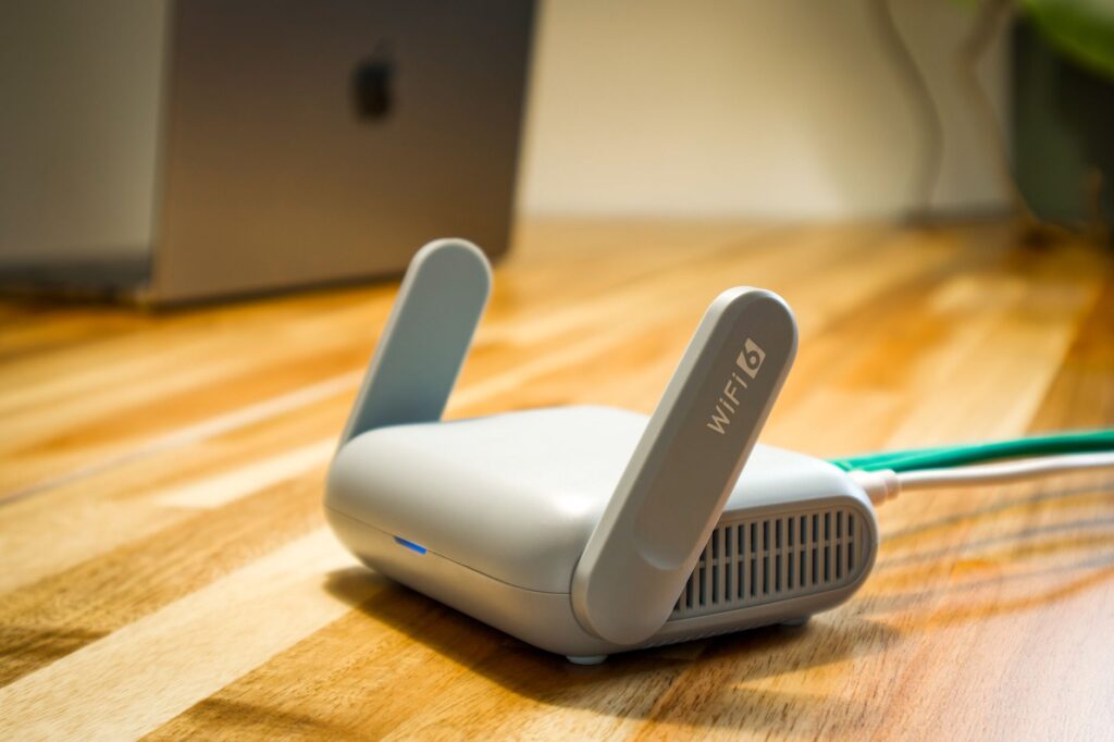 meo wifi illustration for Tăng tốc internet: 7 mẹo wifi cực đỉnh giúp kết nối mạng nhanh chóng