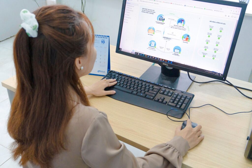 tu dong hoa illustration for Tự động hóa văn phòng: Bí quyết ứng dụng công nghệ AI hiệu quả