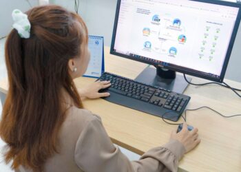 tu dong hoa illustration for Tự động hóa văn phòng: Bí quyết ứng dụng công nghệ AI hiệu quả