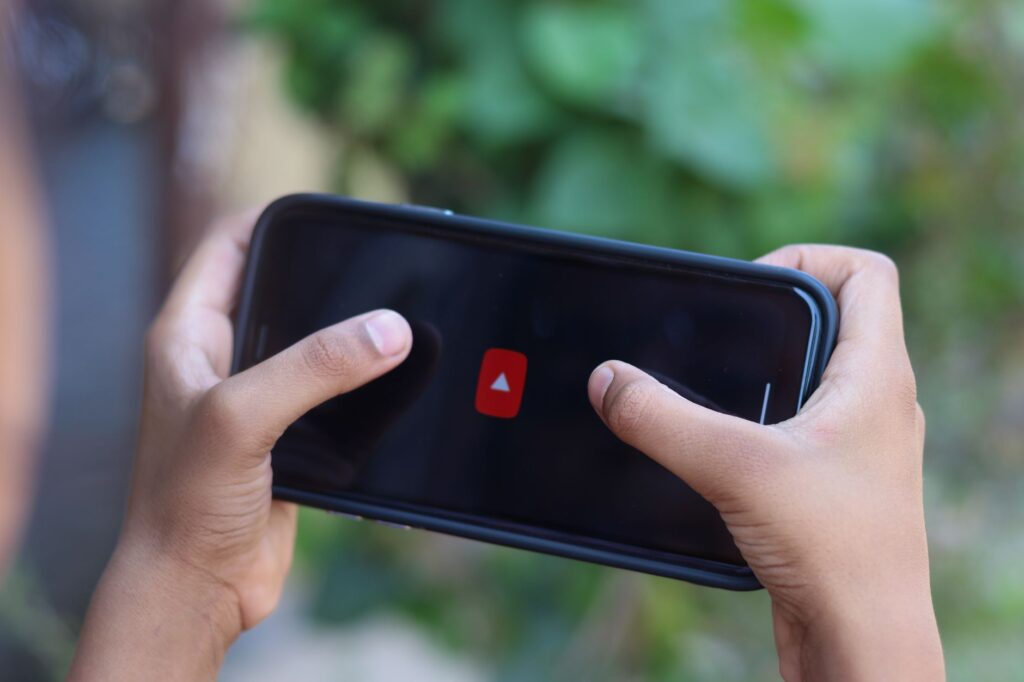 Illustration of YouTube Kids AI: Cách tạo video hoạt hình kiếm tiền đột phá