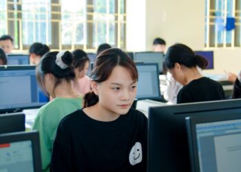dat ten moi cho pc illustration for Đặt tên mới cho PC: Cách thay đổi tên máy tính chuyên nghiệp