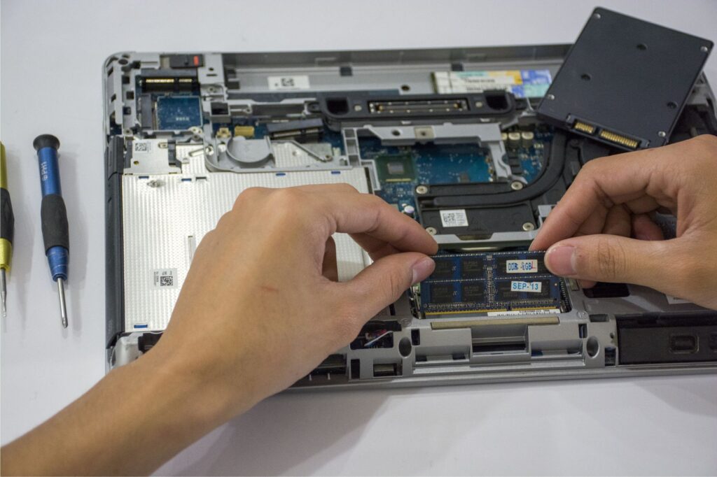 don dẹp rac ssd illustration for Dọn dẹp rác SSD: Bí quyết tuyệt đỉnh tối ưu tốc độ máy tính