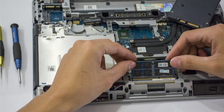 don dẹp rac ssd illustration for Dọn dẹp rác SSD: Bí quyết tuyệt đỉnh tối ưu tốc độ máy tính