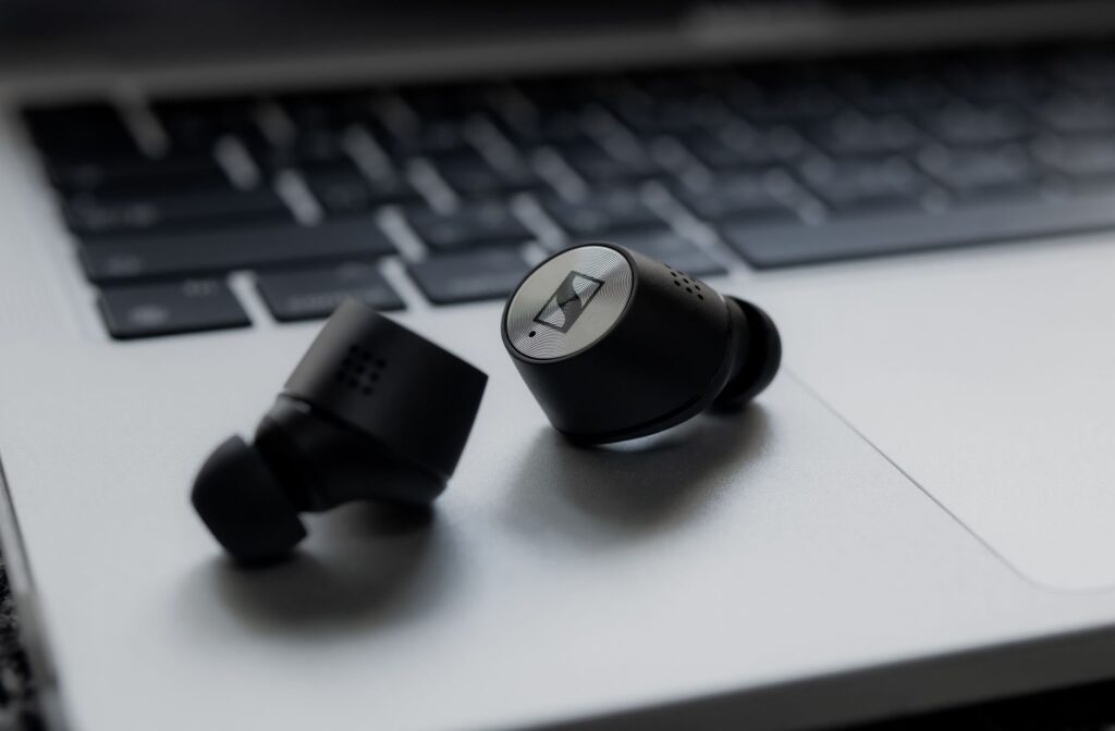 ket noi bluetooth pc illustration for Kết nối Bluetooth PC: Mẹo kết nối tai nghe Windows ổn định nhất