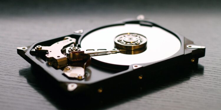 loi full disk 100 illustration for Lỗi full disk 100: Cách fix cực nhanh giúp tăng tốc Windows hiệu quả