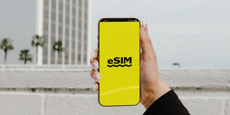 cach cai dat va kich hoat esim tren dien thoai illustration for Cách cài đặt và kích hoạt eSIM trên điện thoại: Hướng dẫn tốt