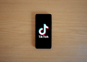 cach lay nhac tiktok lam nhac chuong iphone illustration for Cách lấy nhạc TikTok làm nhạc chuông iPhone: Bí quyết đơn giản n