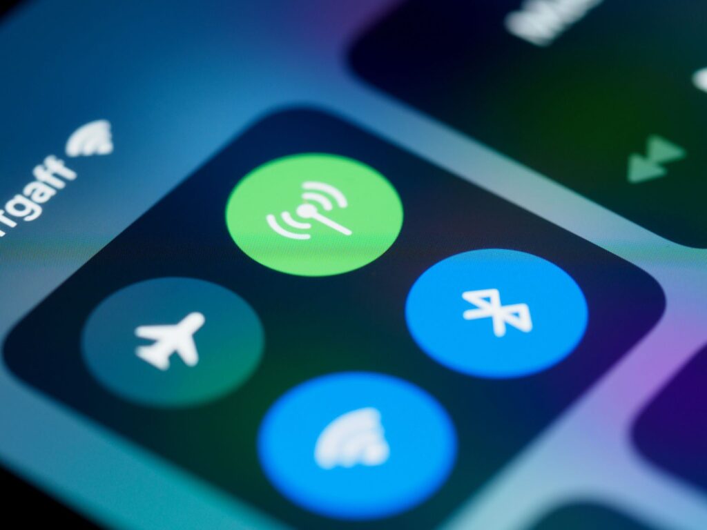 cach sua loi dien thoai khong ket noi duoc wifi illustration for Cách sửa lỗi điện thoại không kết nối được WiFi: 7 Mẹo hiệu