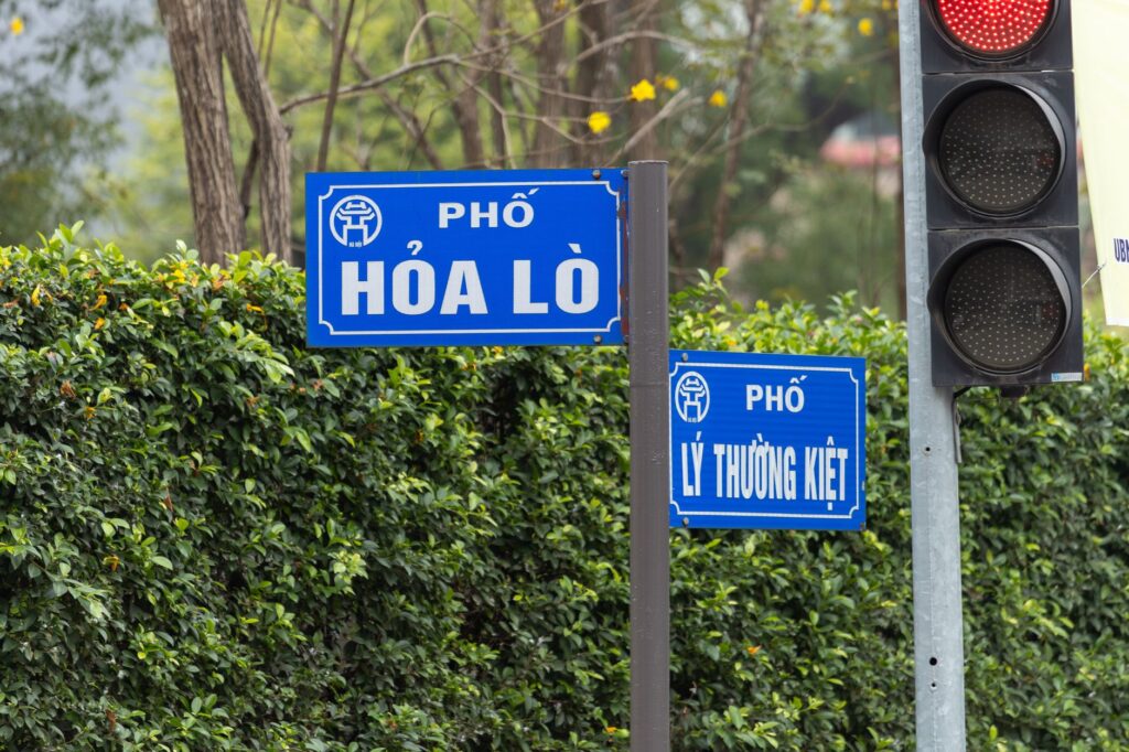 Illustration of Cách xử lý khi thất lạc hành lý máy bay: Mẹo tìm lại hiệu quả